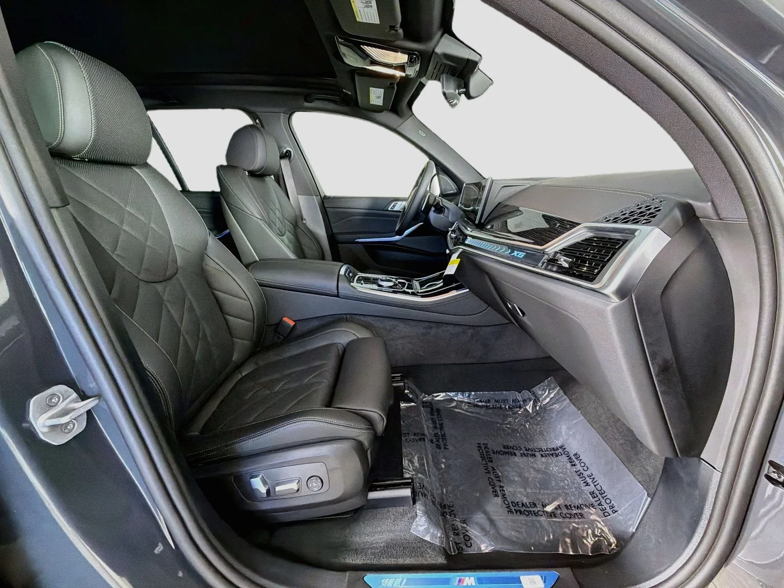 New 2026 Dravit Grey Metallic BMW xDrive50e image 30