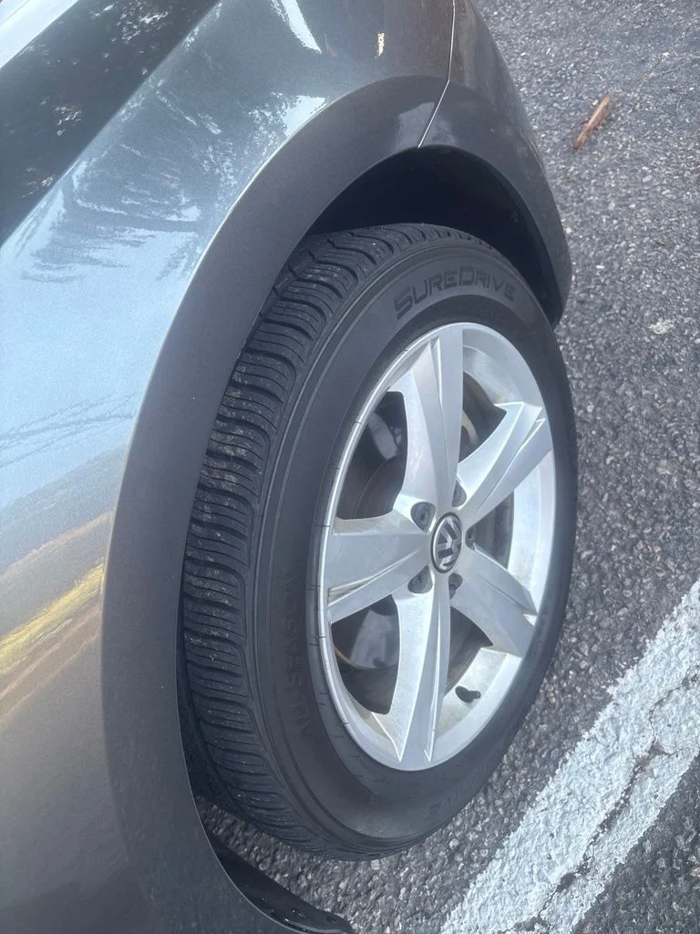 Used 2014 Gray Volkswagen 2.5 SE image 16
