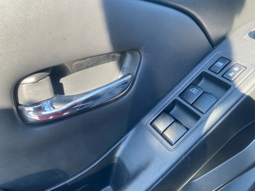 Used 2022 Gray Nissan SV image 11