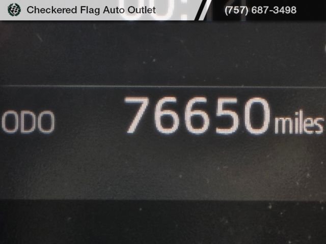 Used 2018 Super White Toyota SE image 12