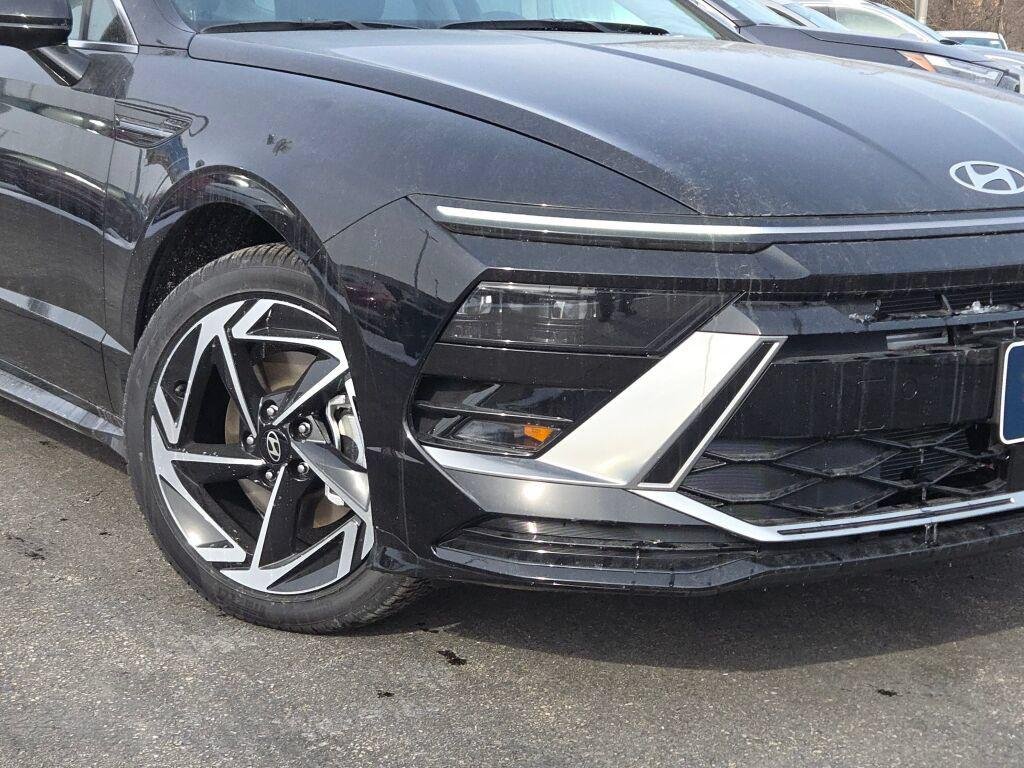 New 2026 Black Hyundai SEL Sport image 3