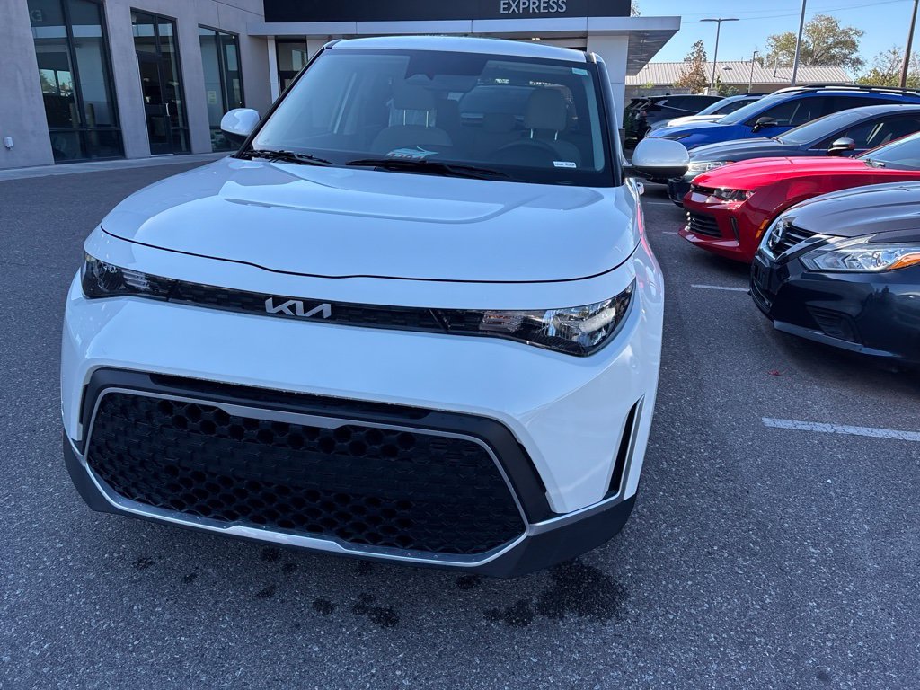 Used 2025 White Kia LX image 4