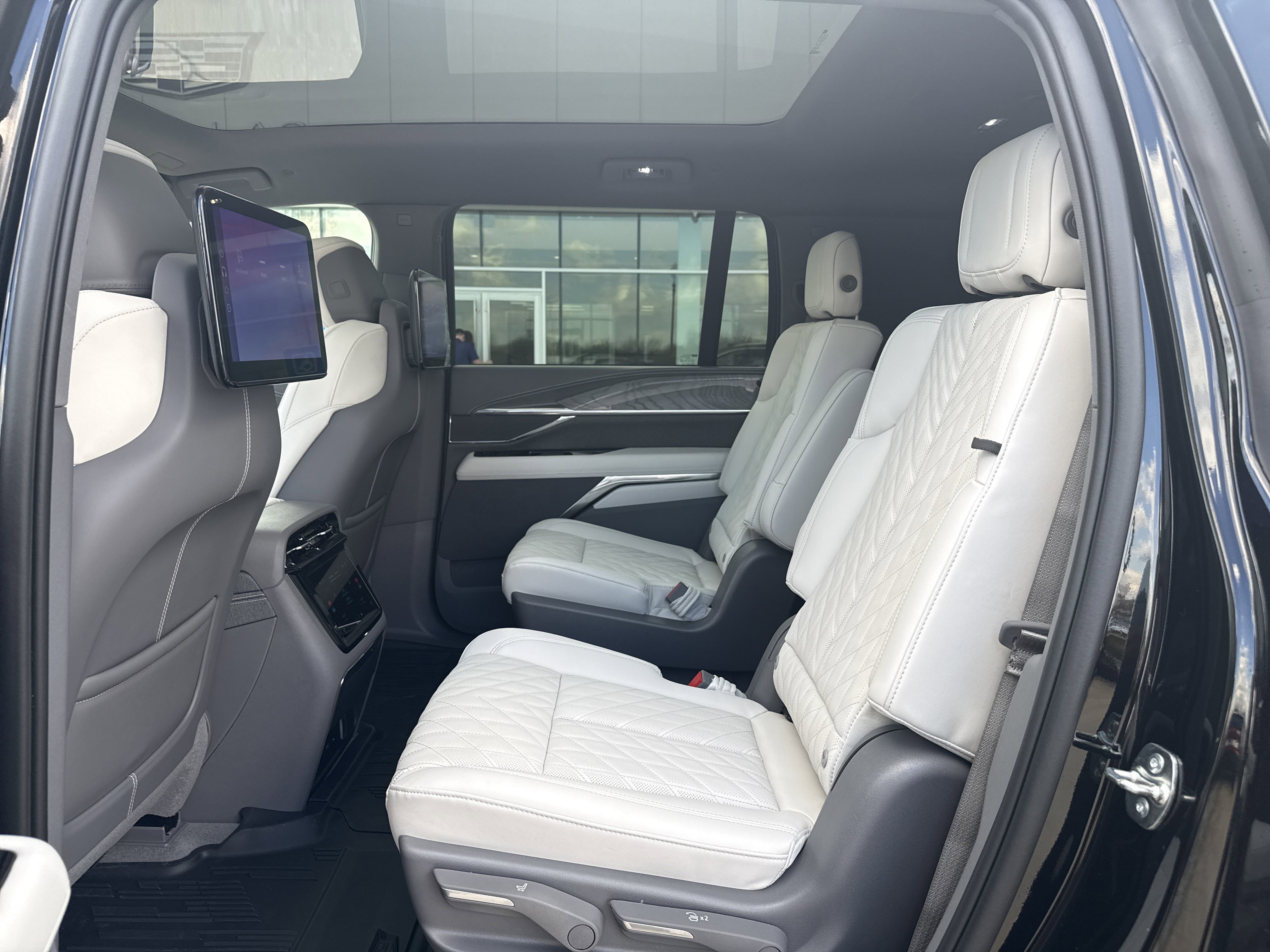 2026 Cadillac Escalade IQL Sport - Photo 10