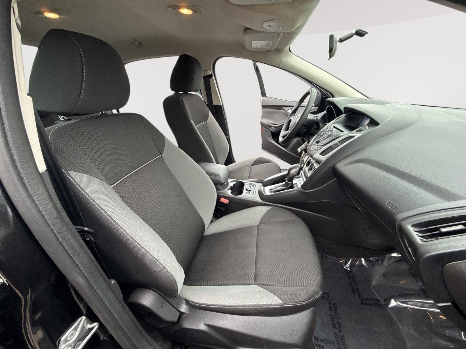 Used 2013 Tuxedo Black Metallic Ford SE image 26