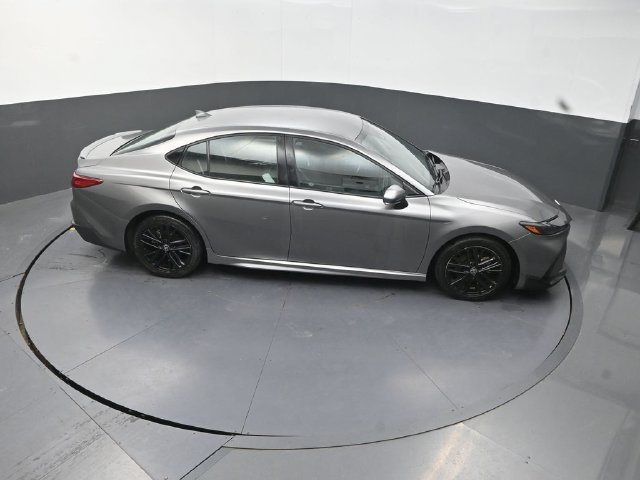 Used 2025  Toyota SE image 30