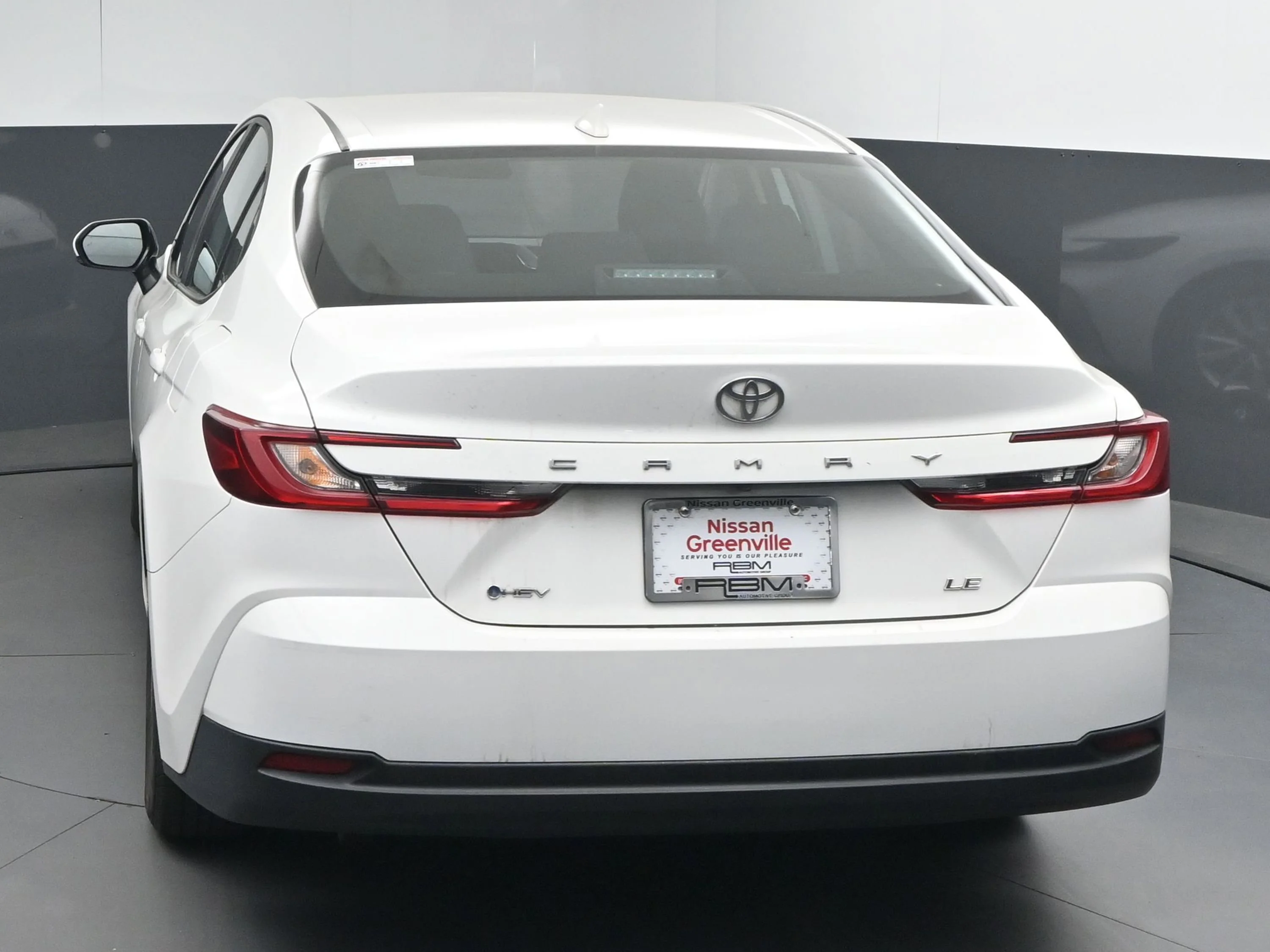 Used 2025 Ice Toyota LE image 6
