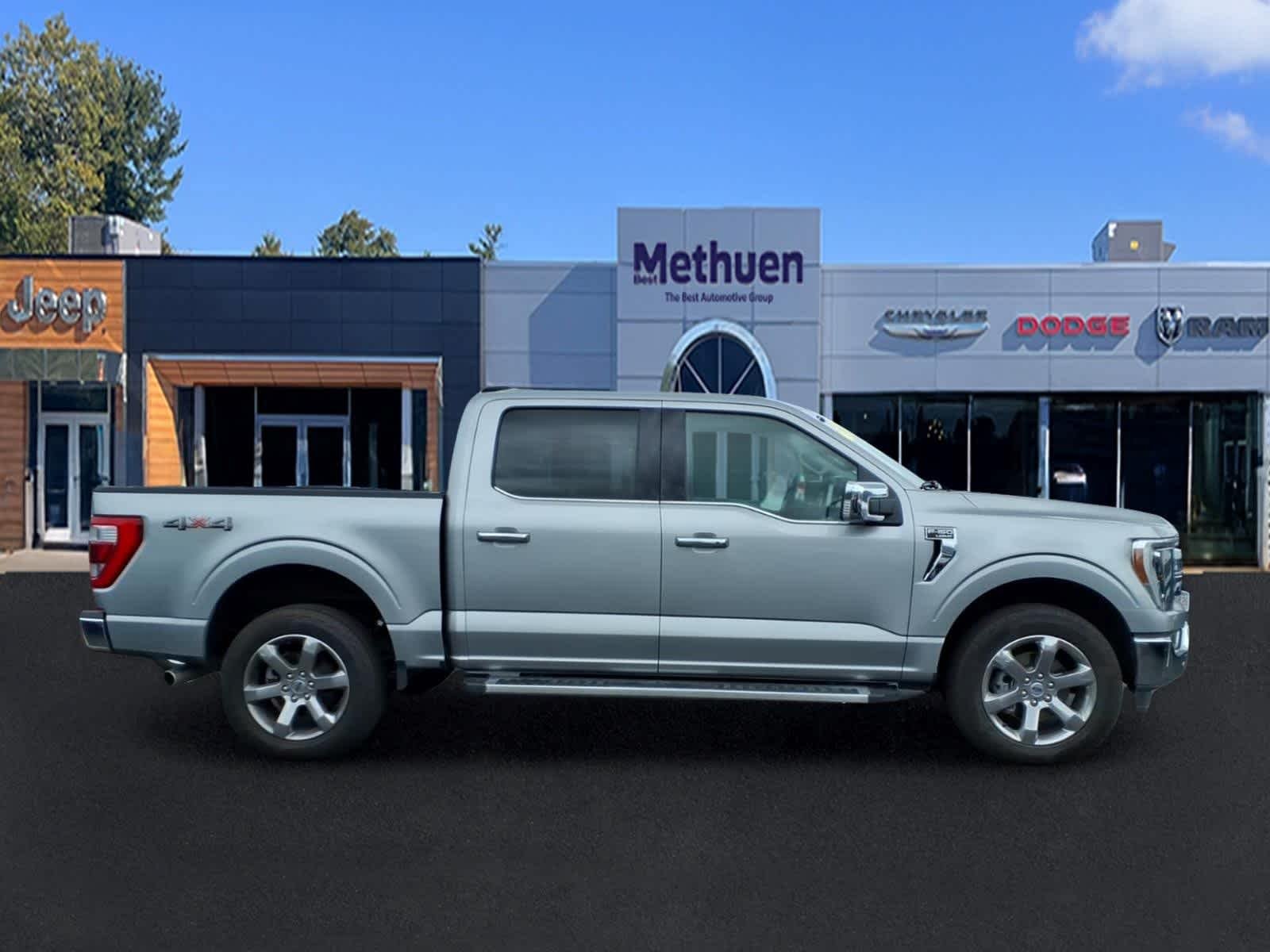 Used 2023 Iconic Silver Ford LARIAT image 3