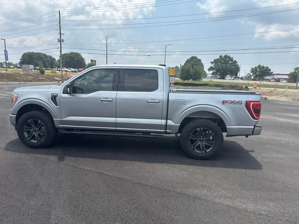 Used 2022 Silver Ford XLT image 9