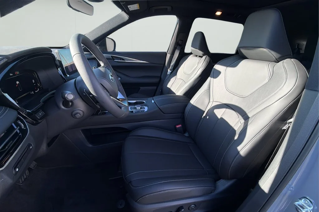 New 2027 HARBOR GRAY INFINITI Sport AWD image 17
