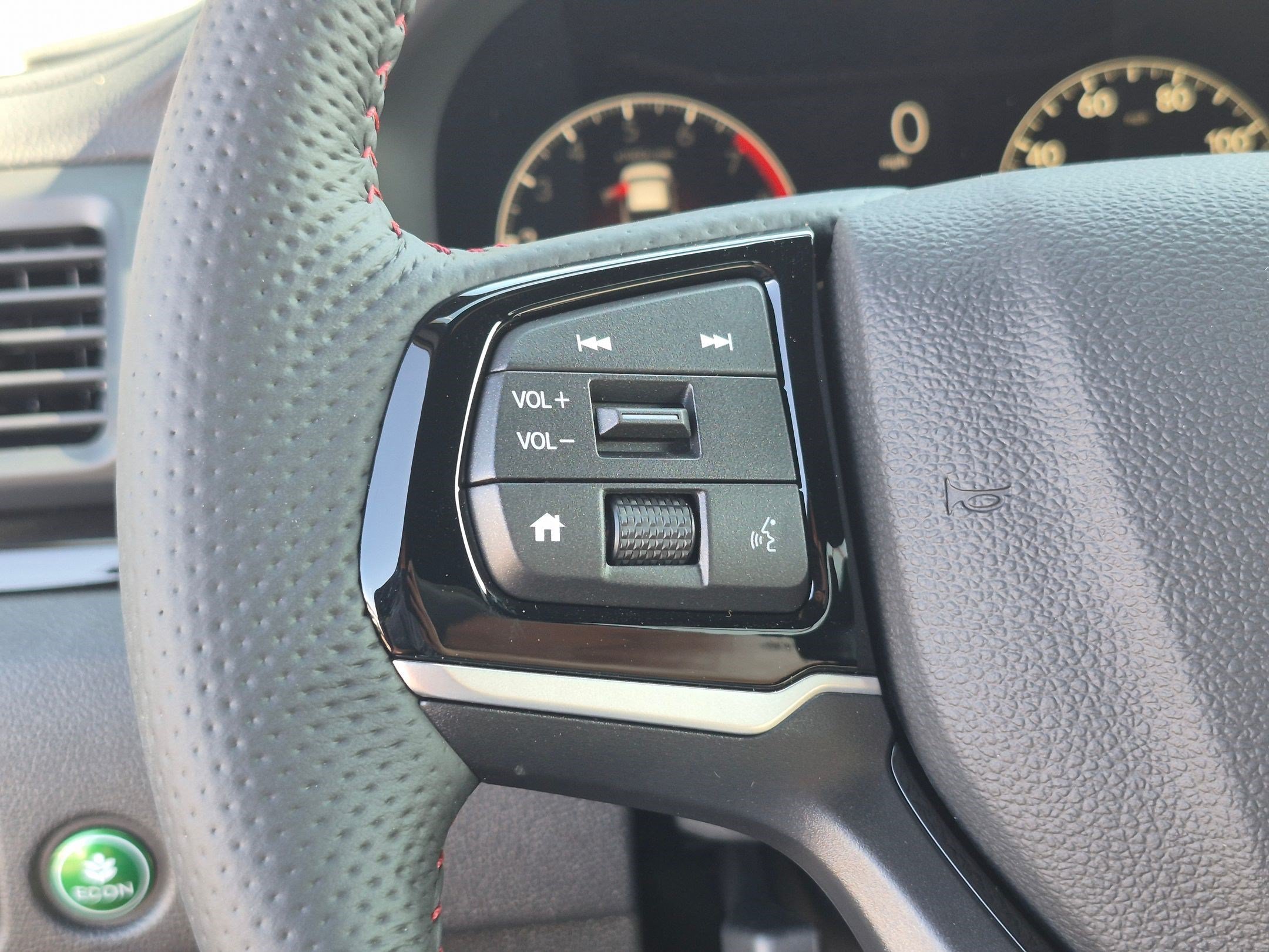 New 2026 Sonic Gray Pearl Honda Black Edition image 15