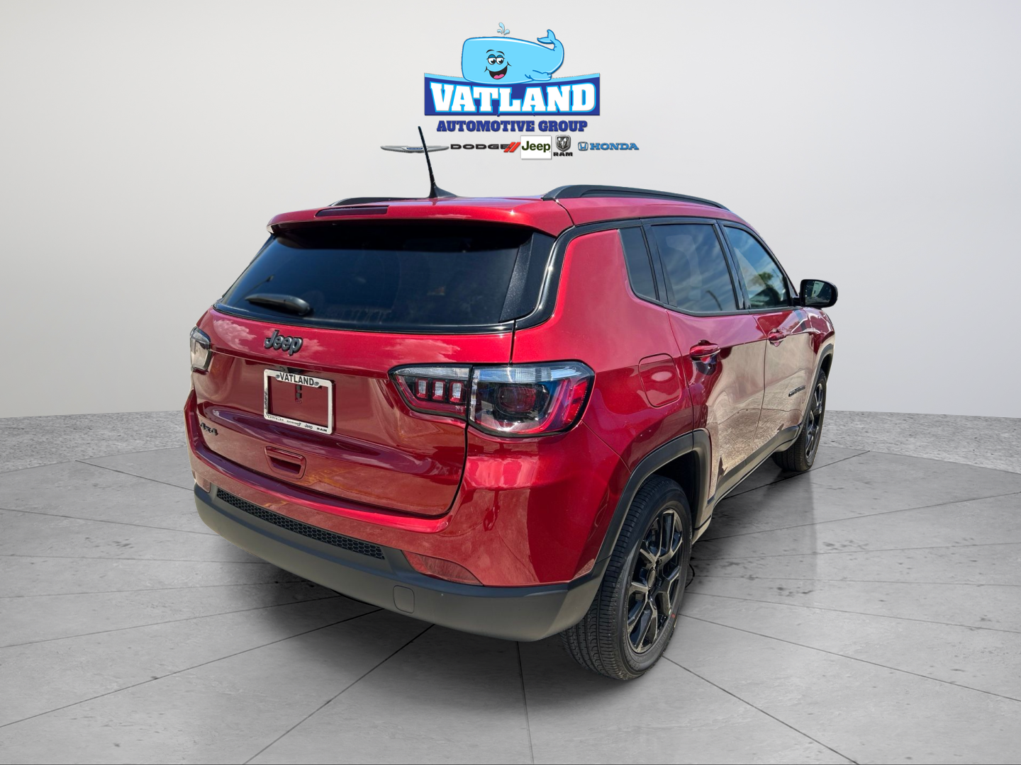New 2026 Red Hot Pearl-Coat Exterior Paint Jeep Latitude image 5