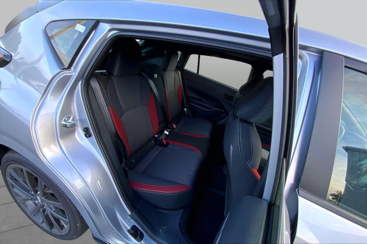 Used 2025 Ice Silver Metallic Subaru RS image 17