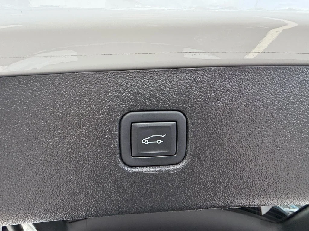 Certified Used 2023 SUMMIT WHITE Chevrolet LT image 16