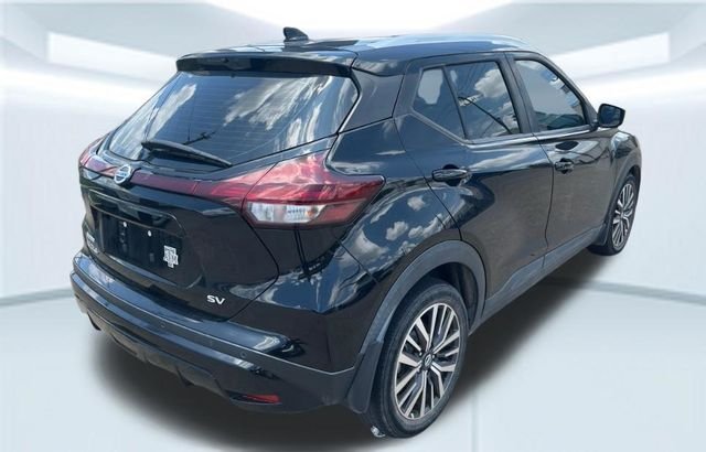 Used 2021 Black Nissan SV image 6