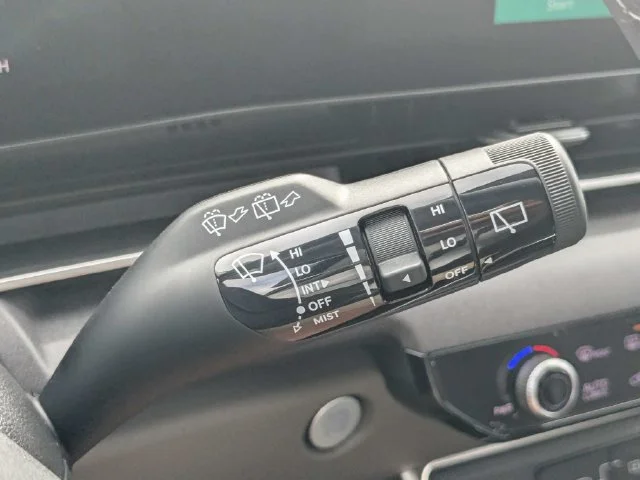 New 2027 Snow White Pearl Kia EX image 29