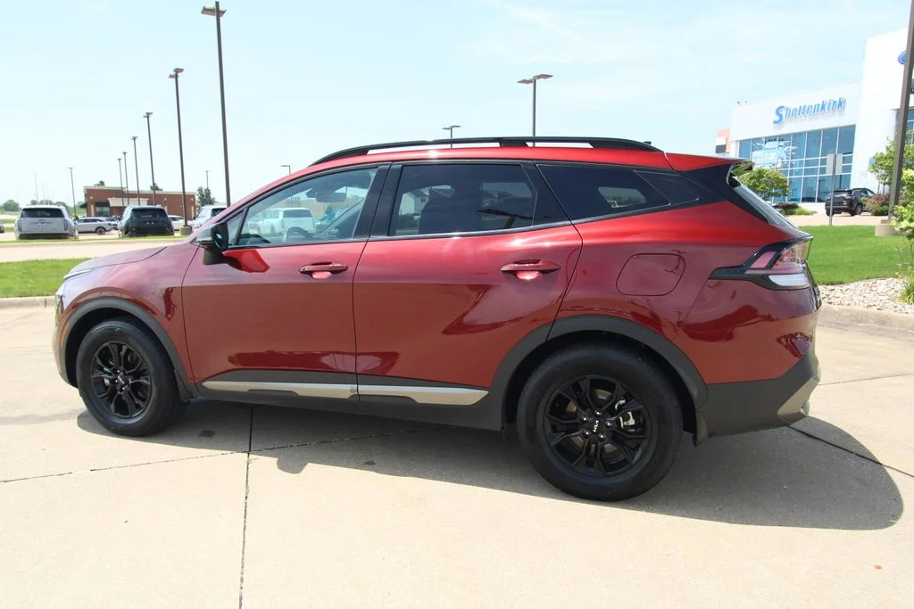 Used 2023 Red Kia X-Pro Prestige image 17
