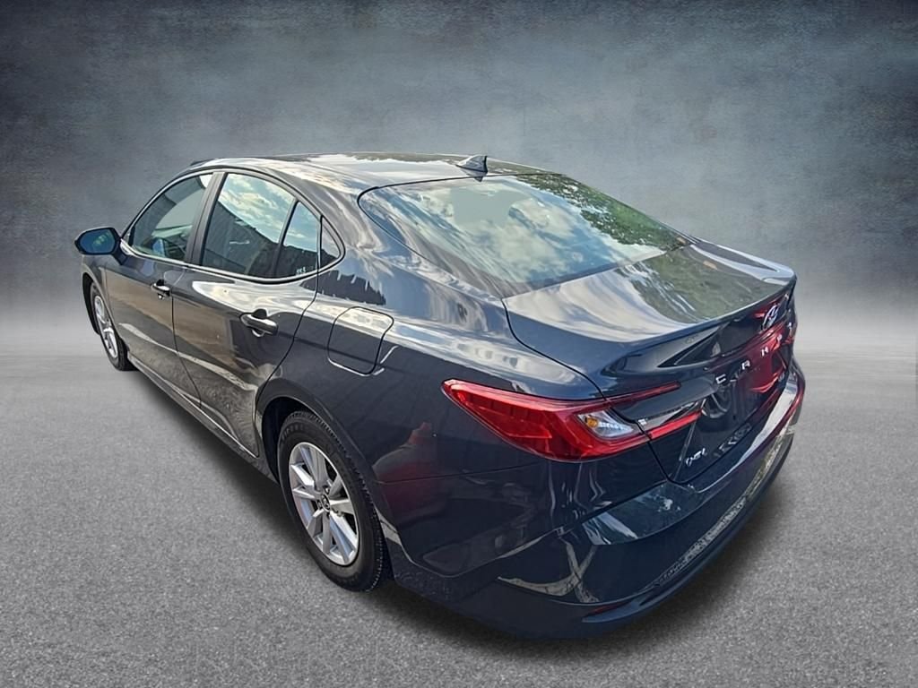 Used 2025 Underground Toyota LE image 5