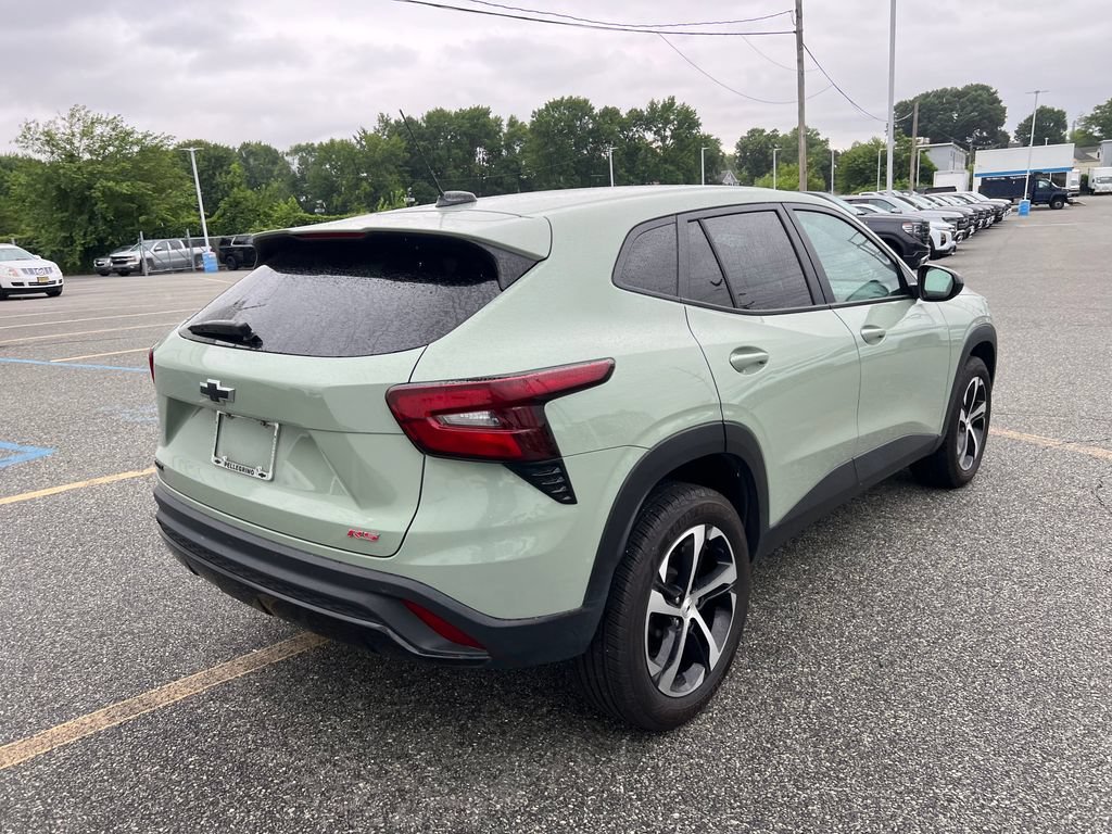 Certified Used 2024 Cacti Green Chevrolet 1RS image 4