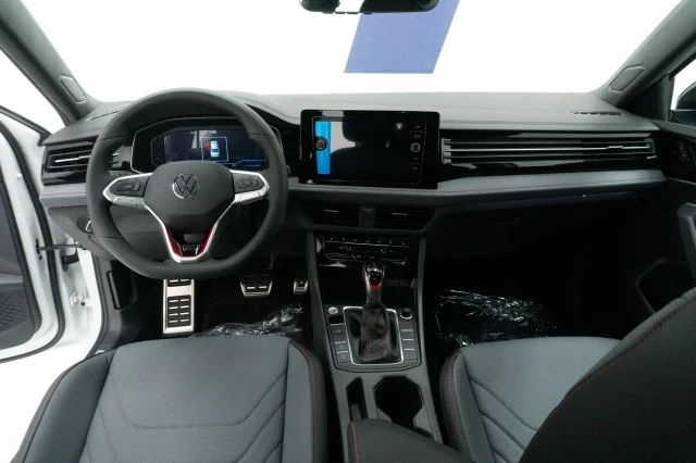 2027 Volkswagen Jetta GLI Autobahn - Photo 20