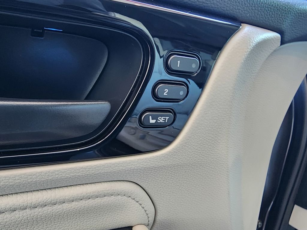 2026 Honda Odyssey Touring - Photo 18