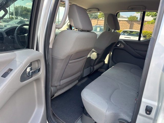 Used 2012  Nissan SV image 10
