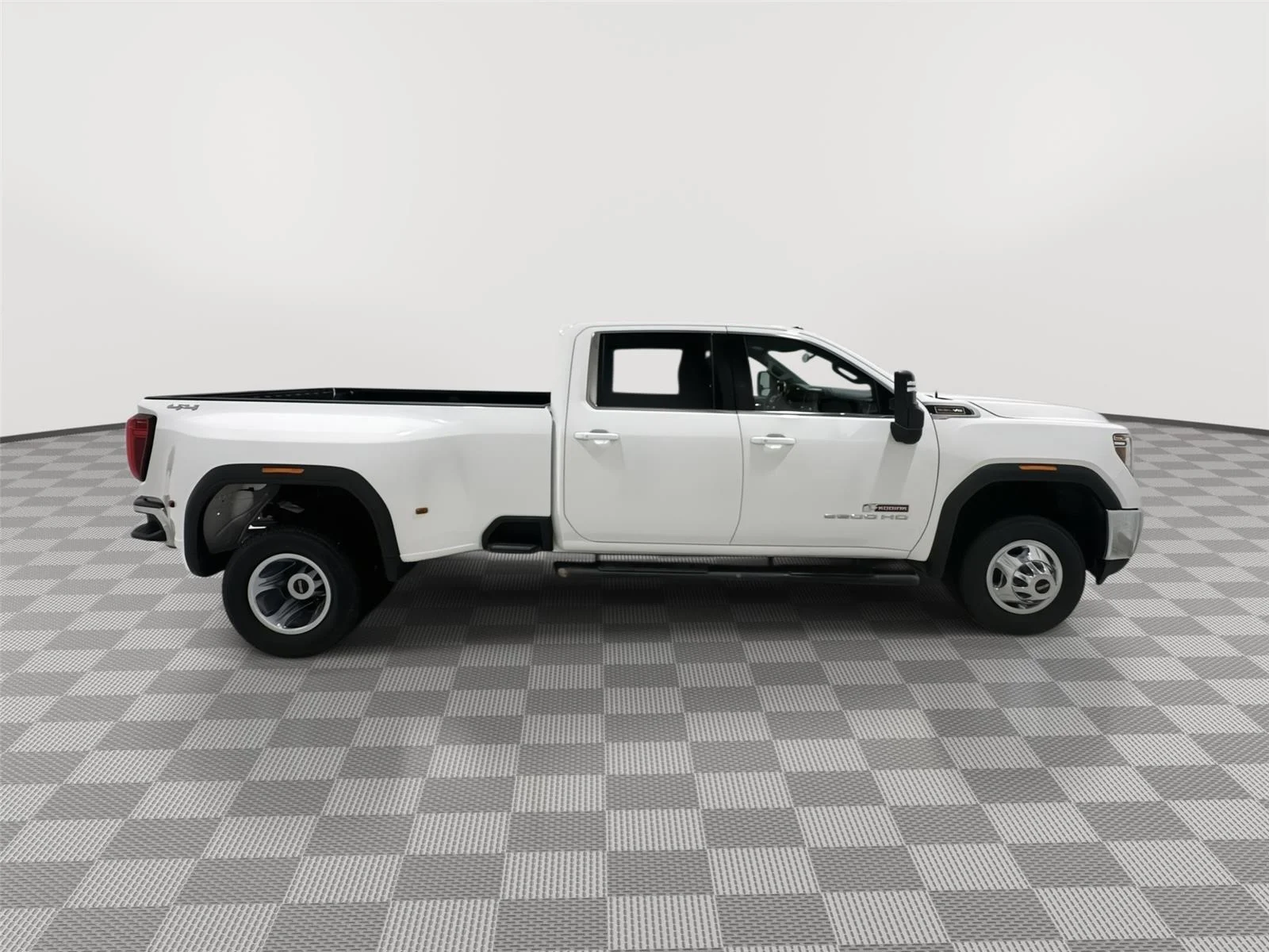 Used 2023 Summit White GMC SLE DRW image 6