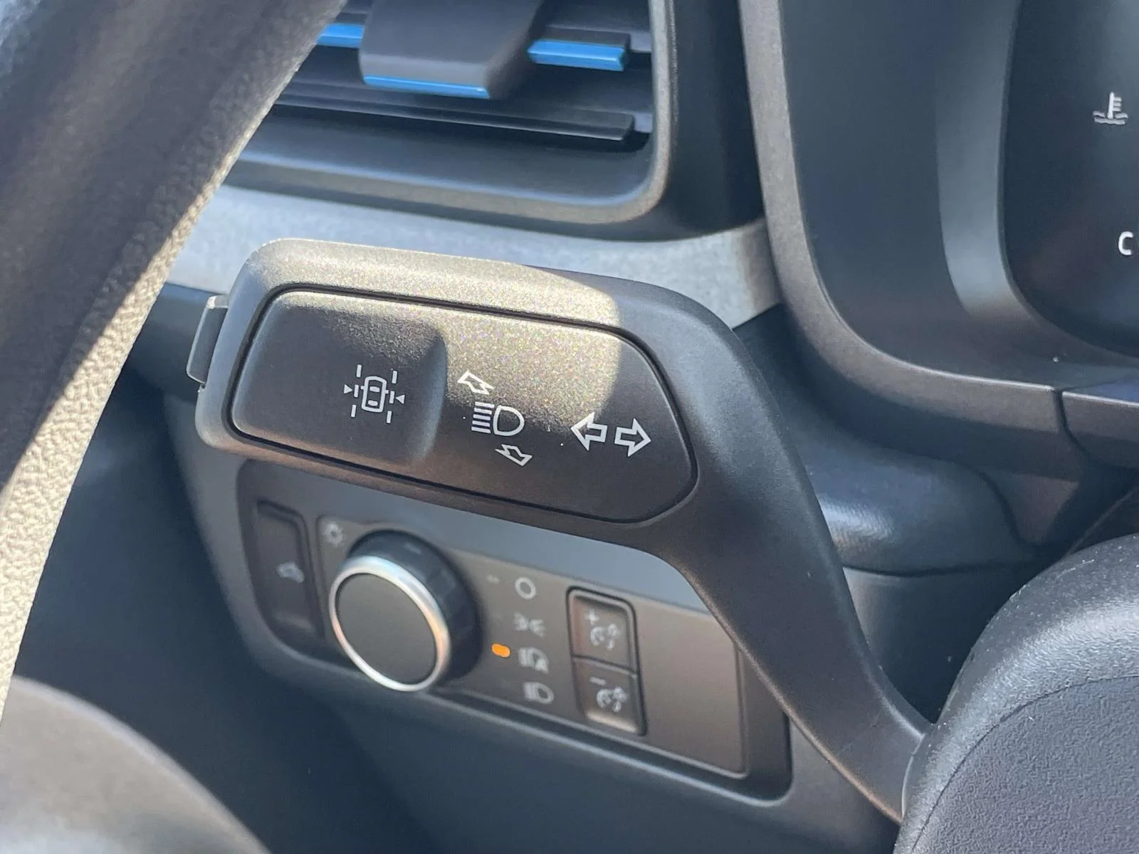 Used 2025 Desert Sand Ford XLT image 12
