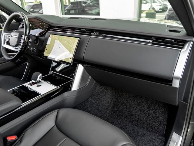 New 2026 Carpathian Grey Land Rover SE image 34