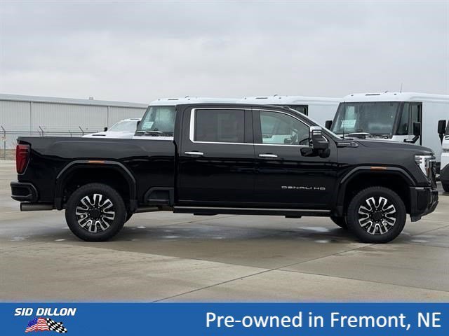Used 2024 Onyx Black GMC Denali Ultimate image 3