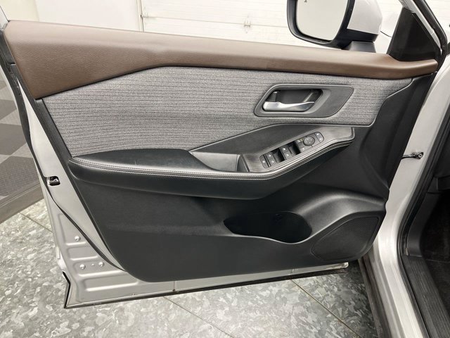Used 2023 Brilliant Silver Metallic Nissan SV image 6