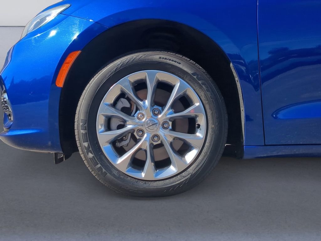 Used 2021 Blue Chrysler Touring L image 11