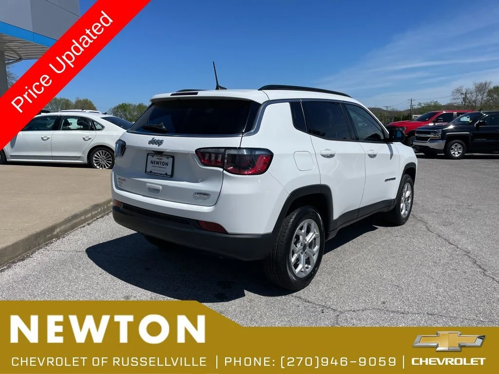 Used 2025 Bright White Clearcoat Jeep Latitude image 48
