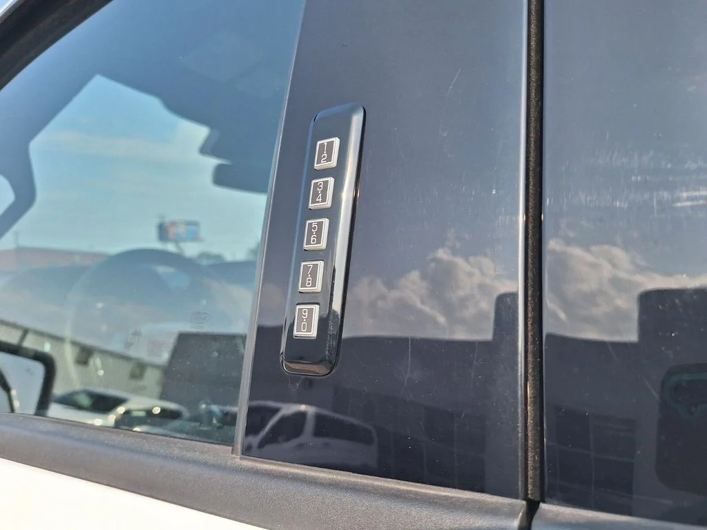 Used 2023 Oxford White Ford Tremor image 33