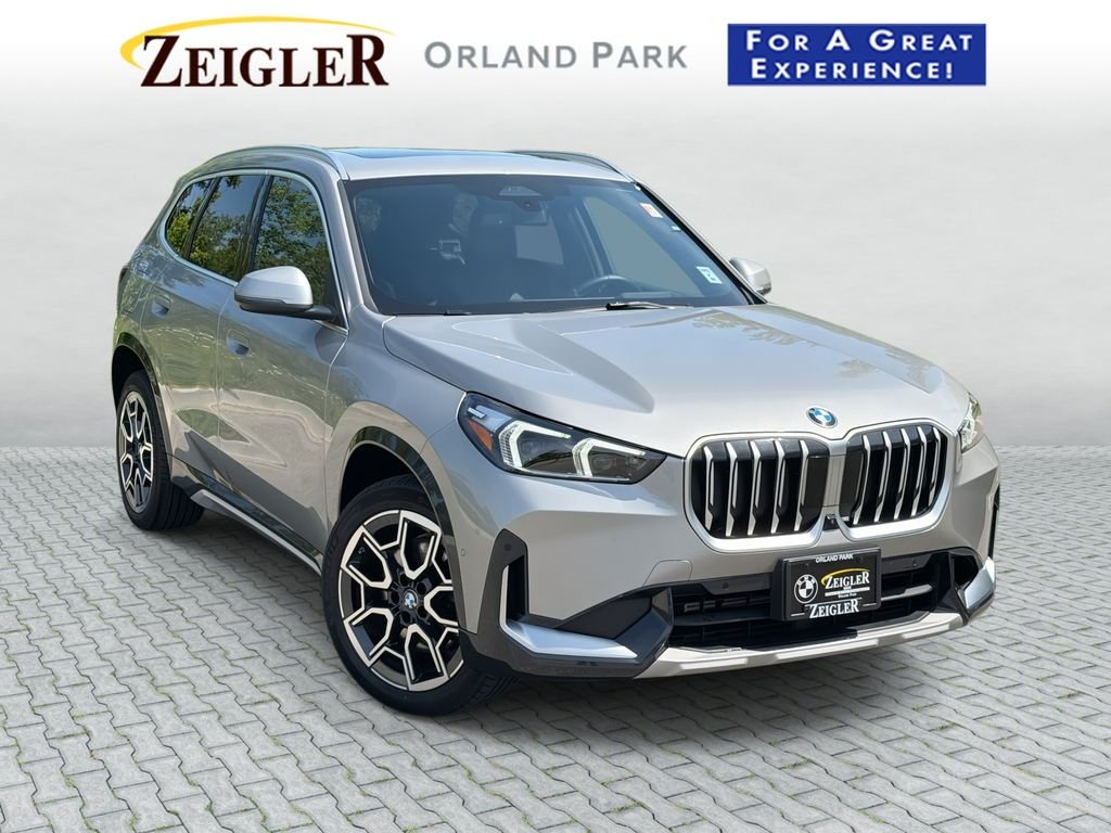 Used 2025 Silver BMW xDrive28i image 1
