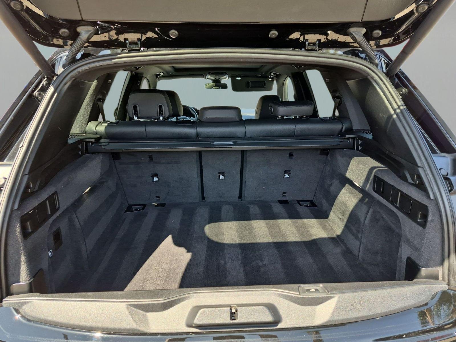 Used 2020 Black BMW xDrive40i image 26
