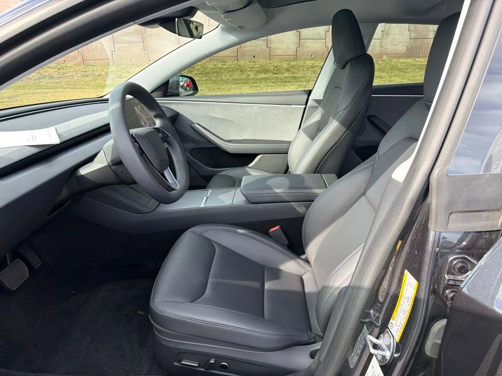 Used 2025 Gray Tesla  image 13