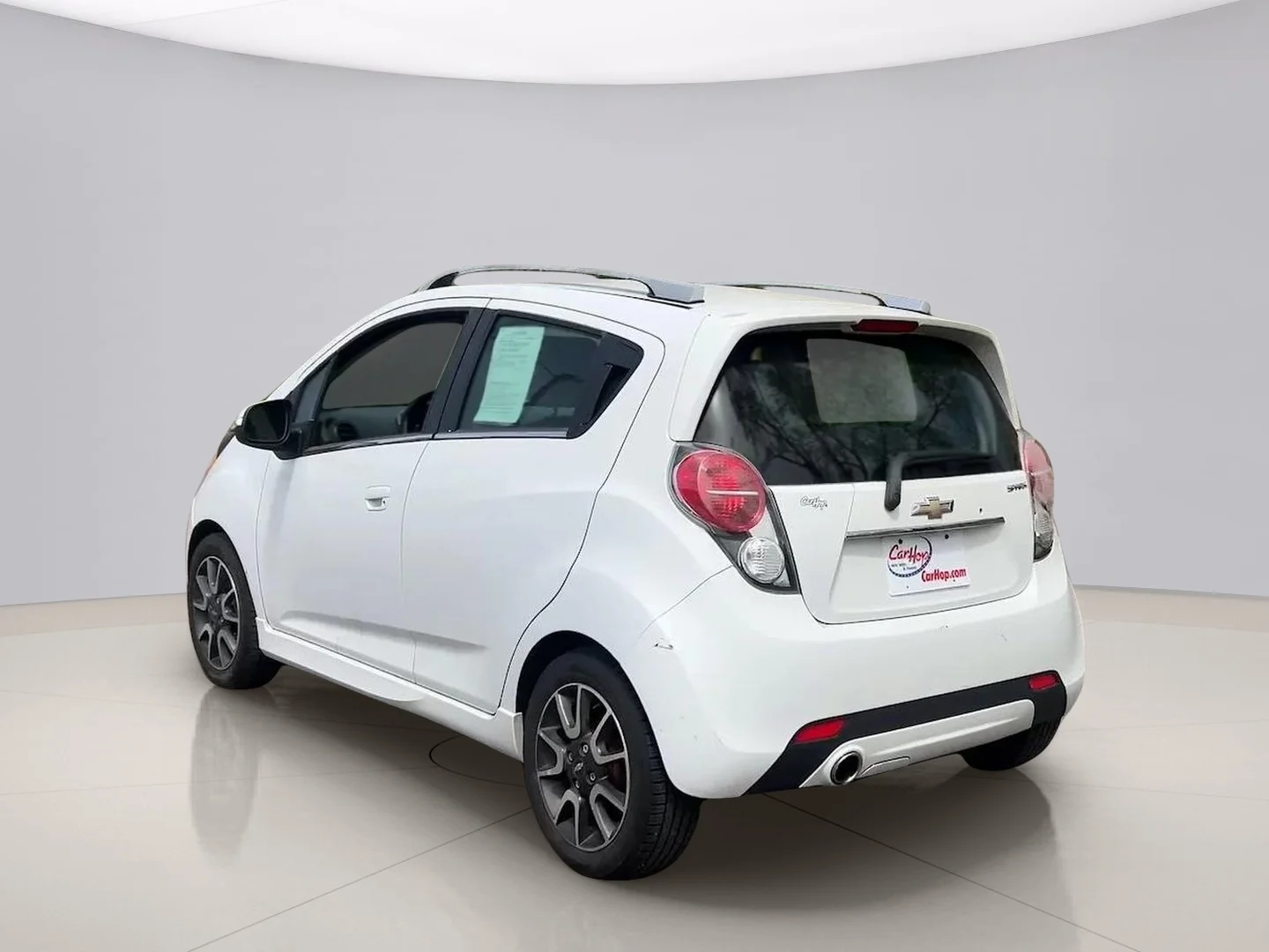 Used 2014 White Chevrolet  image 3