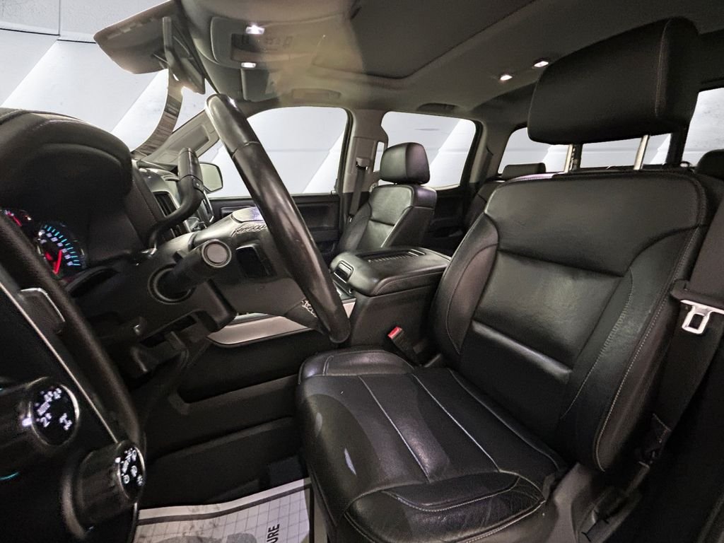 Used 2018  Chevrolet LTZ image 8