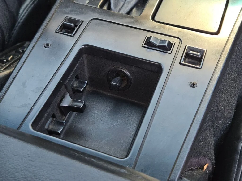 Used 1986 Black Chevrolet Base image 17