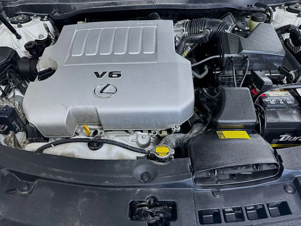 Used 2013 White Lexus 350 image 39