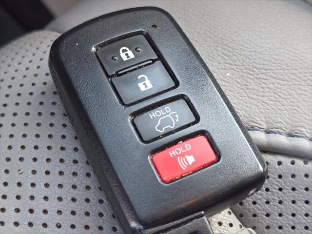 Certified Used 2017 BLIZZARD PEARL Toyota  image 39