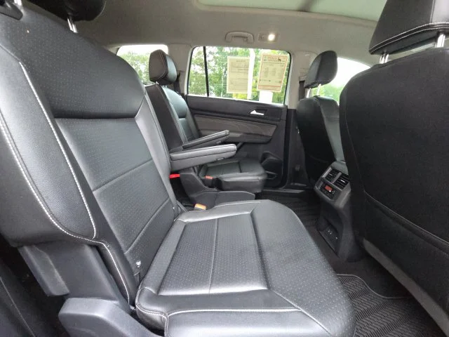 Used 2022  Volkswagen 3.6L V6 SE w/Technology image 14