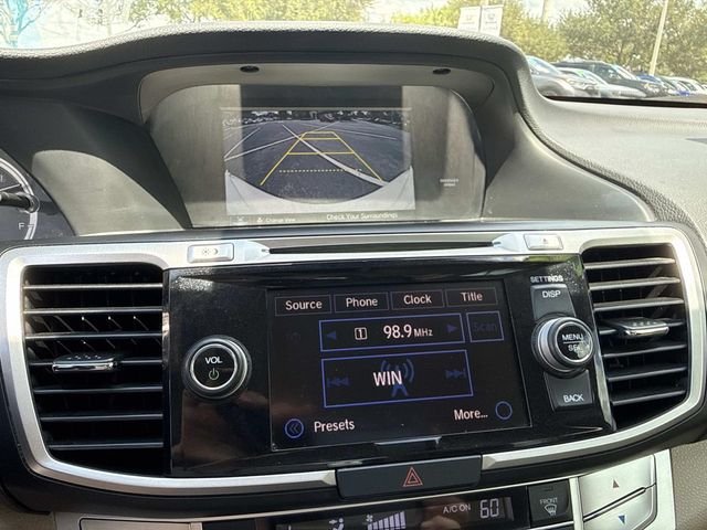 Used 2015 White Honda EX-L image 26