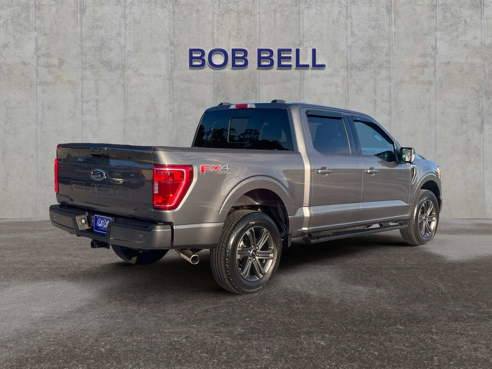 Used 2023 Gray Metallic Ford XLT image 5