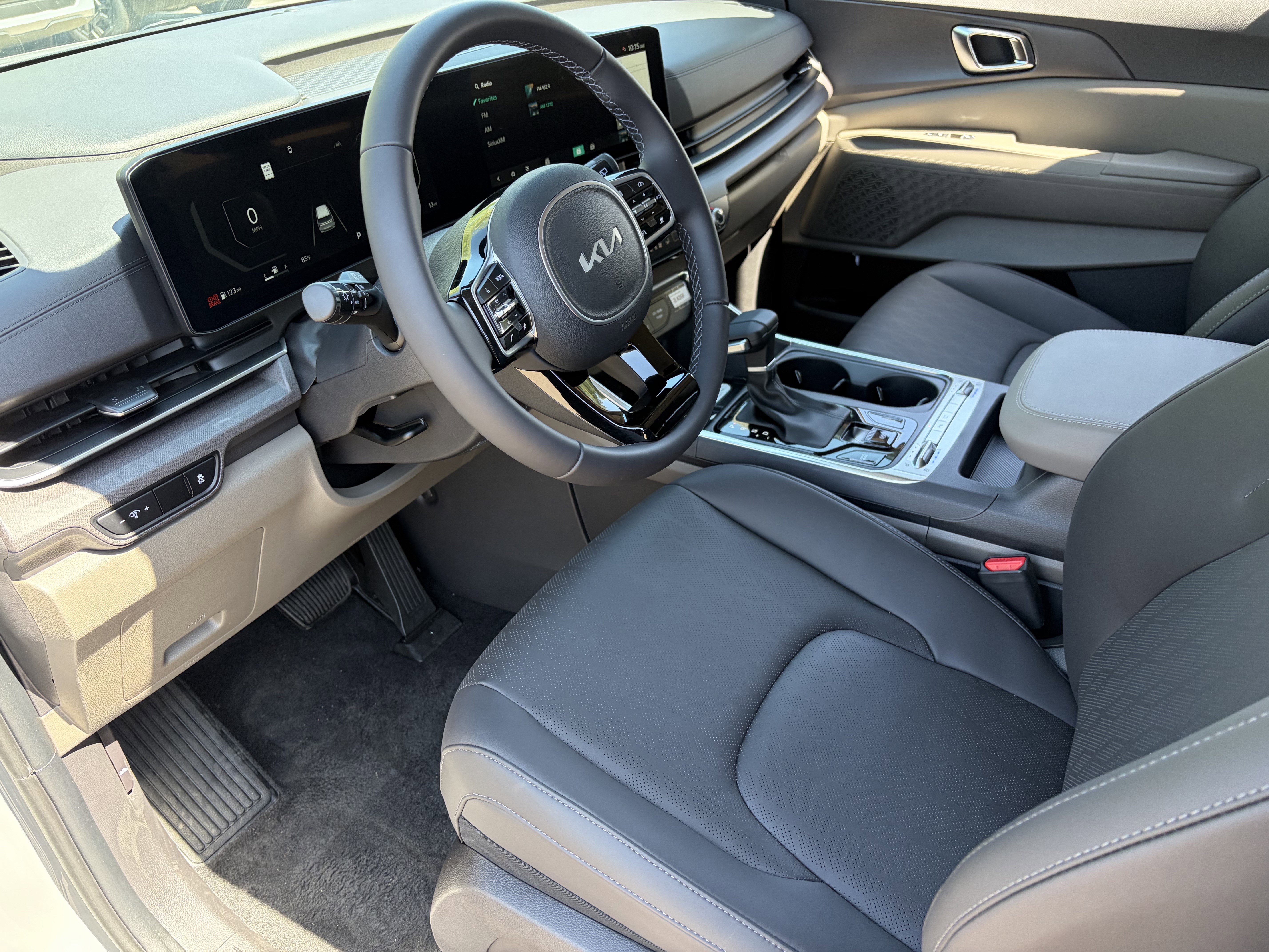 New 2026 Ceramic Silver Kia SX image 16