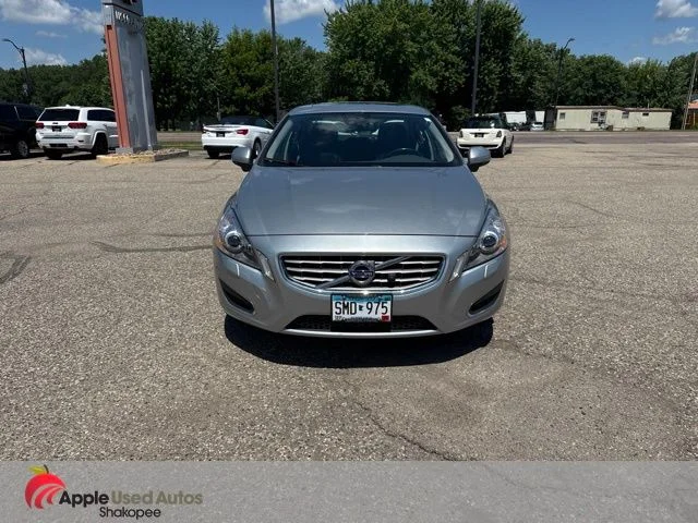 Used 2012 Silver Volvo T6 image 2