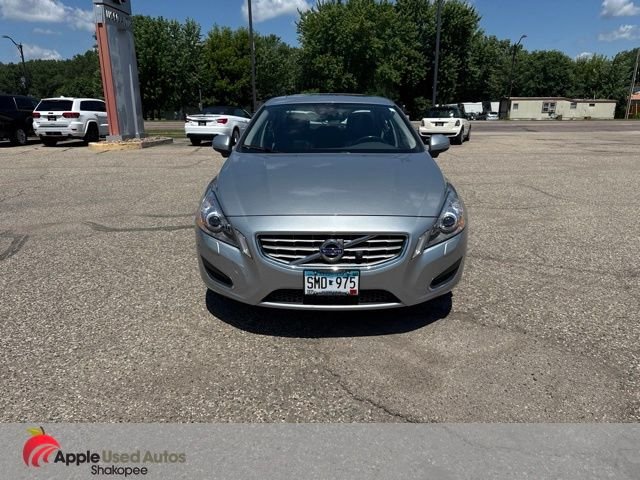 Used 2012 Silver Volvo T6 image 2