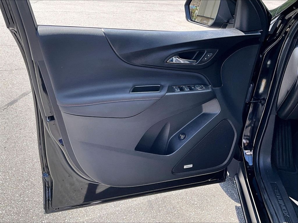 Used 2023 Mosaic Black Metallic Chevrolet RS image 9