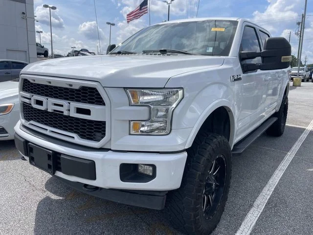 Used 2017 White Ford XLT image 3