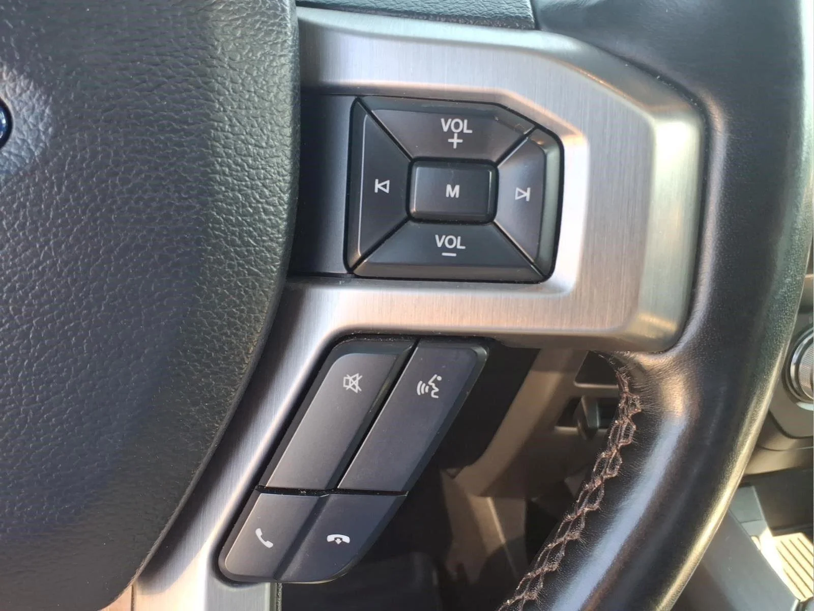 Used 2019 Magnetic Ford Platinum image 22